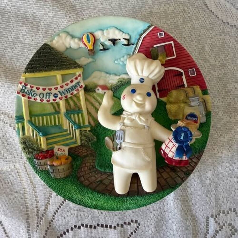 1999 Danbury Mint Pillsbury Doughboy Kiss-Me Cake 3D Collector Plate e-dimension